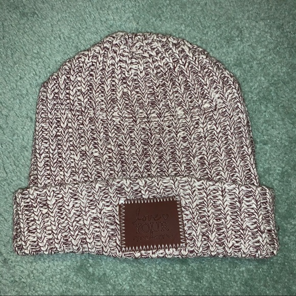 NWOT Love Your Melon Burgundy/White Cuffed Beanie - Picture 5 of 5